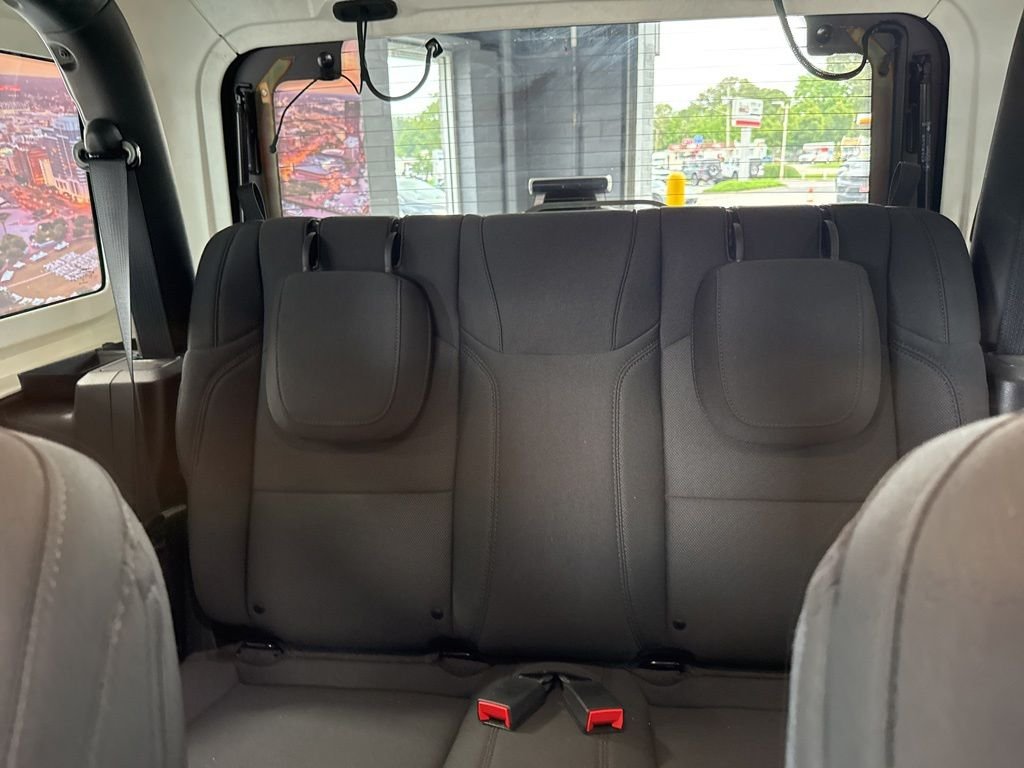 Used 2022 Gray Jeep Sport S image 14