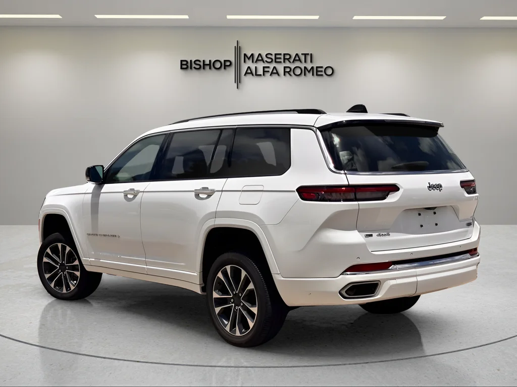 Used 2023 White/off-white Jeep Overland image 3