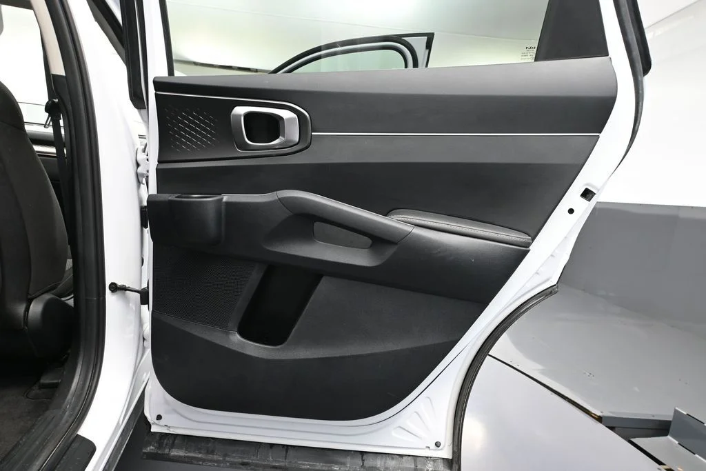 2023 Kia Sorento LX - Photo 41