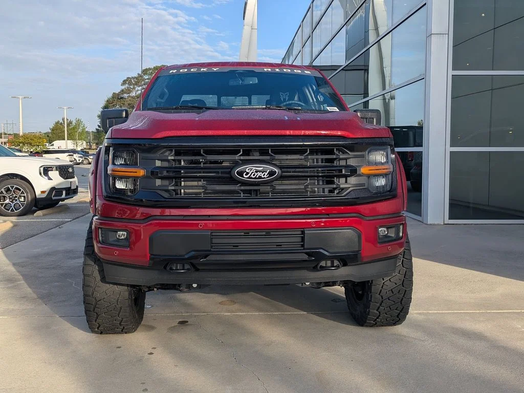 New 2026 Ruby Red Metallic Tinted Clearcoat Ford XLT image 8