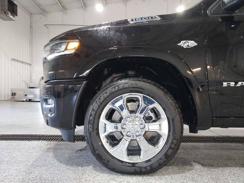 New 2026 Diamond Black Crystal Pearl-Coat Exterior Paint RAM Big Horn/Lone Star image 16