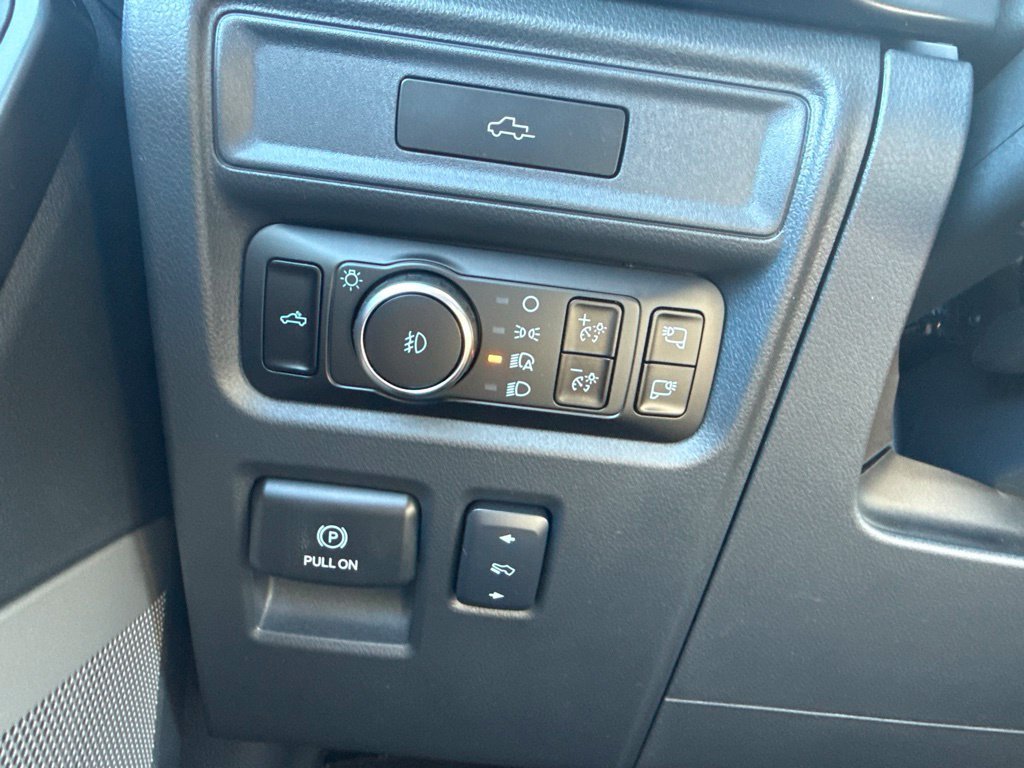 New 2026 Oxford White Ford Tremor® image 28