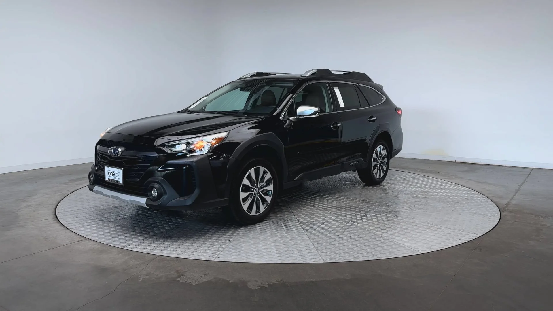 Used 2023 Crystal Black Silica Subaru Touring image 4