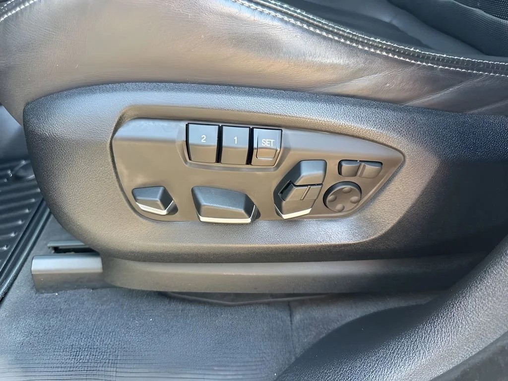 Used 2018  BMW  image 10