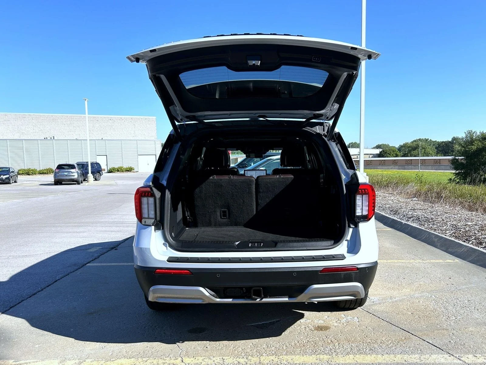 Used 2025 White Ford Platinum image 23