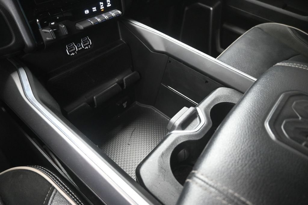 Used 2022 Silver Ram Laramie image 32