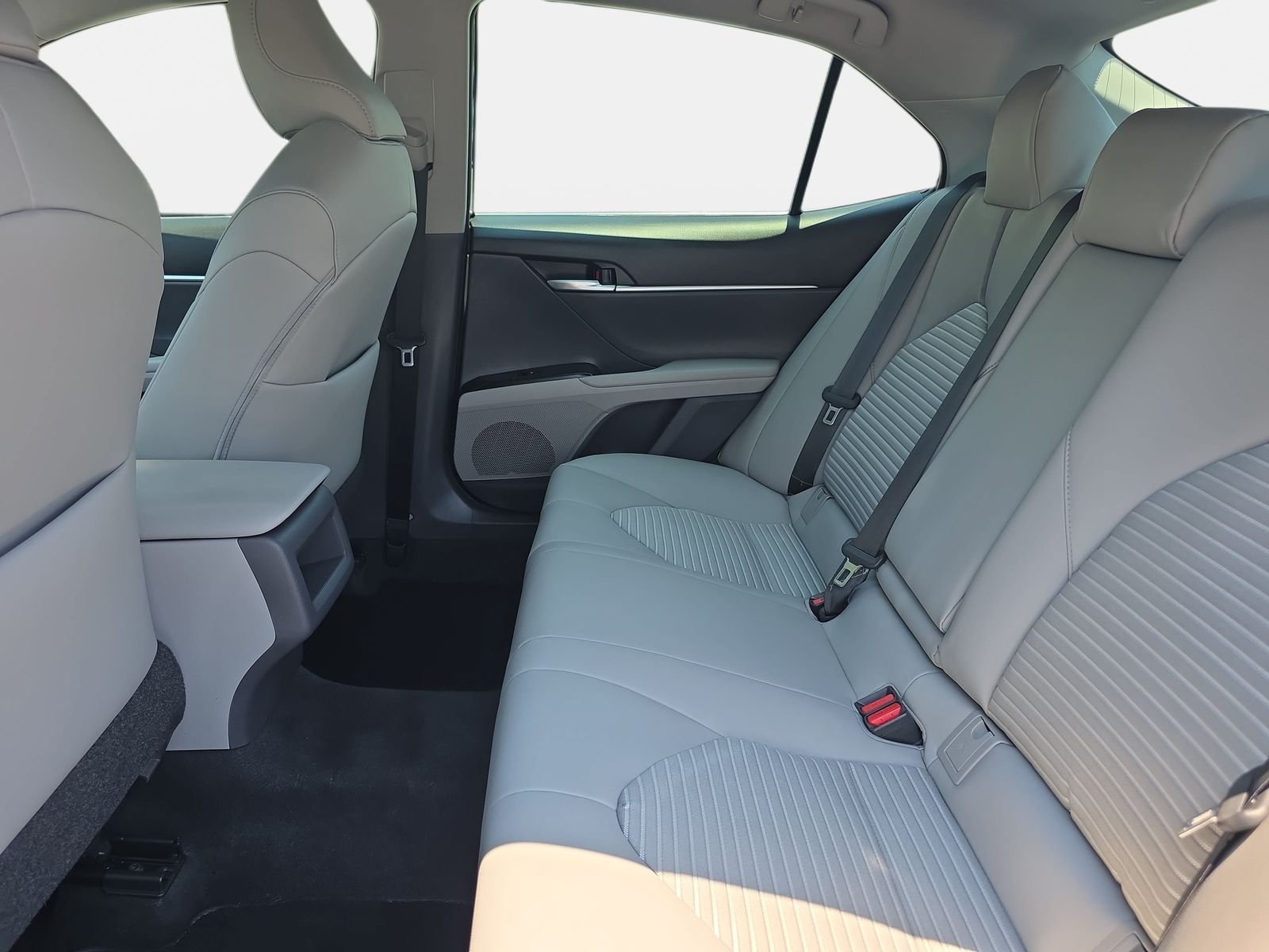 Used 2018 Blue Toyota SE image 13