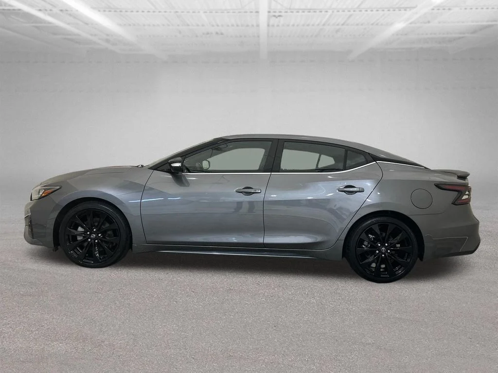 Used 2023 Gray Nissan SR image 2