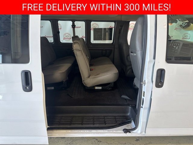 2025 Chevrolet Express Passenger LT - Photo 25