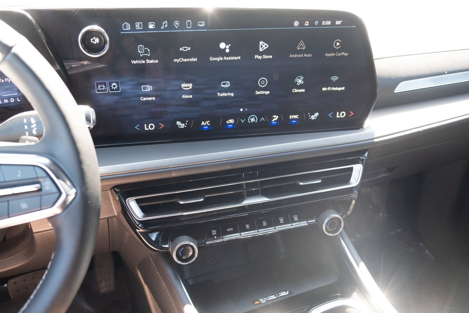 Used 2025 Lakeshore Blue Metallic Chevrolet LT image 3