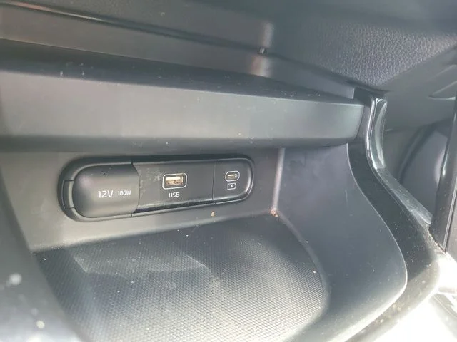 Used 2024 Green Kia S image 32