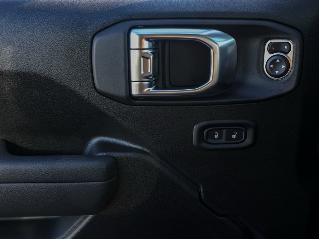 New 2026 Granite Crystal Metallic Clear-Coat Exterior Paint Jeep Willys image 22