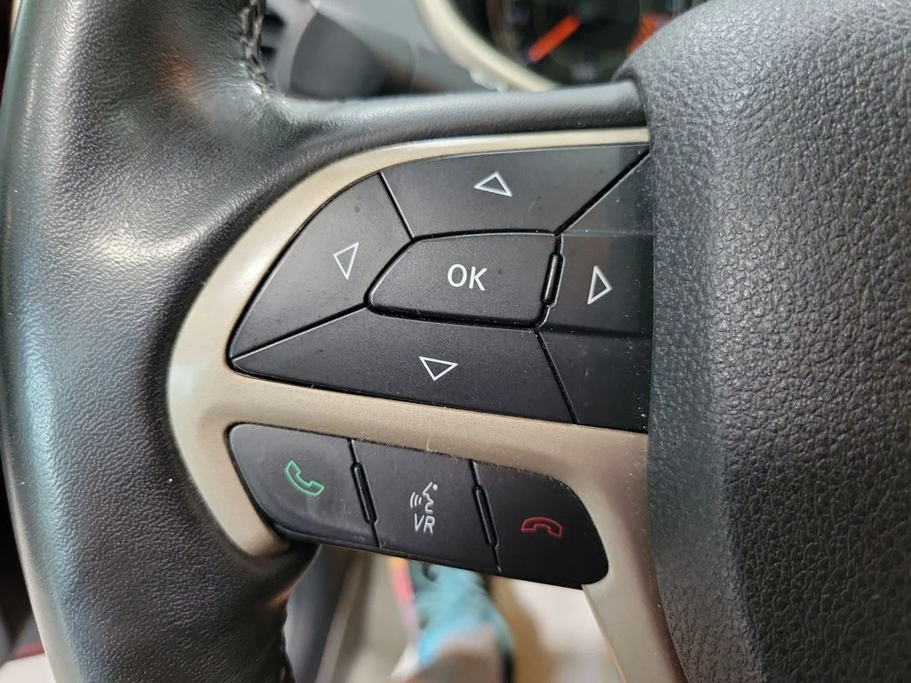 Used 2015 Red Jeep Latitude image 31