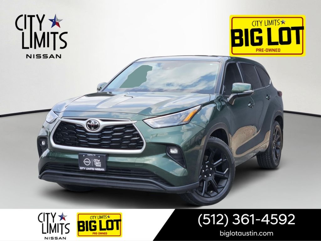 Used 2024  Toyota LE image 1