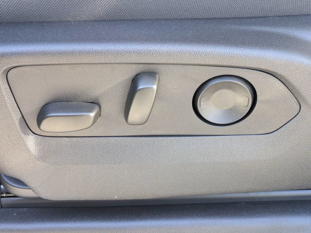 2025 Chevrolet Silverado 1500 LT - Photo 17