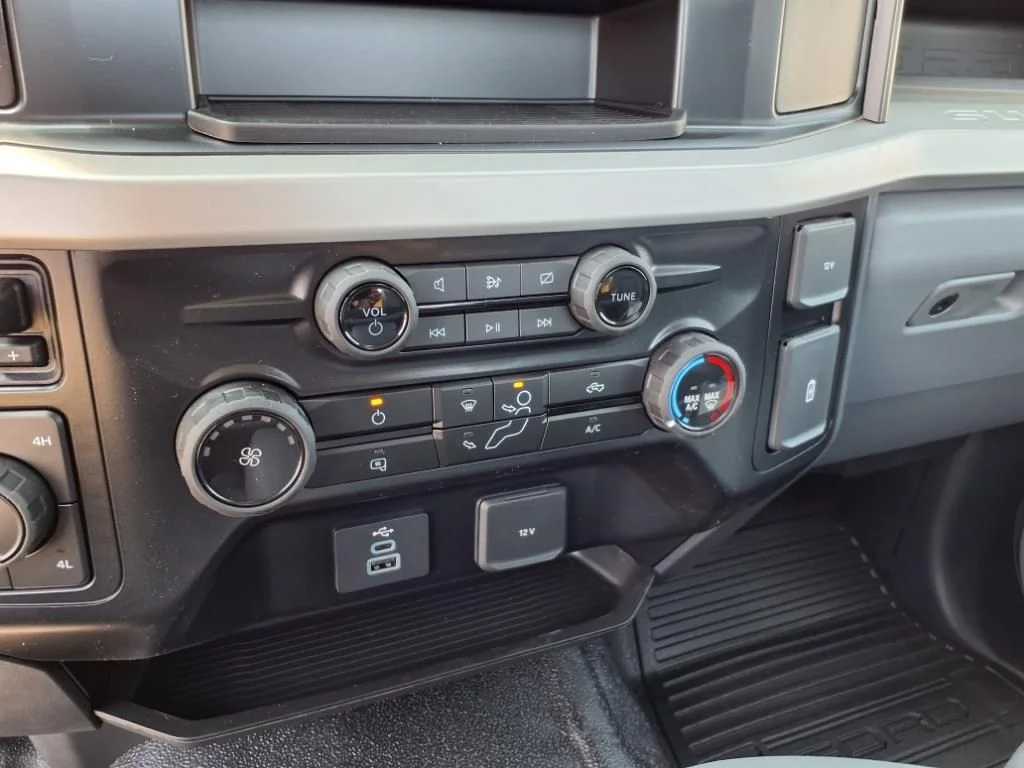 2024 Ford F-450 Super Duty Chassis Cab XL - Photo 16