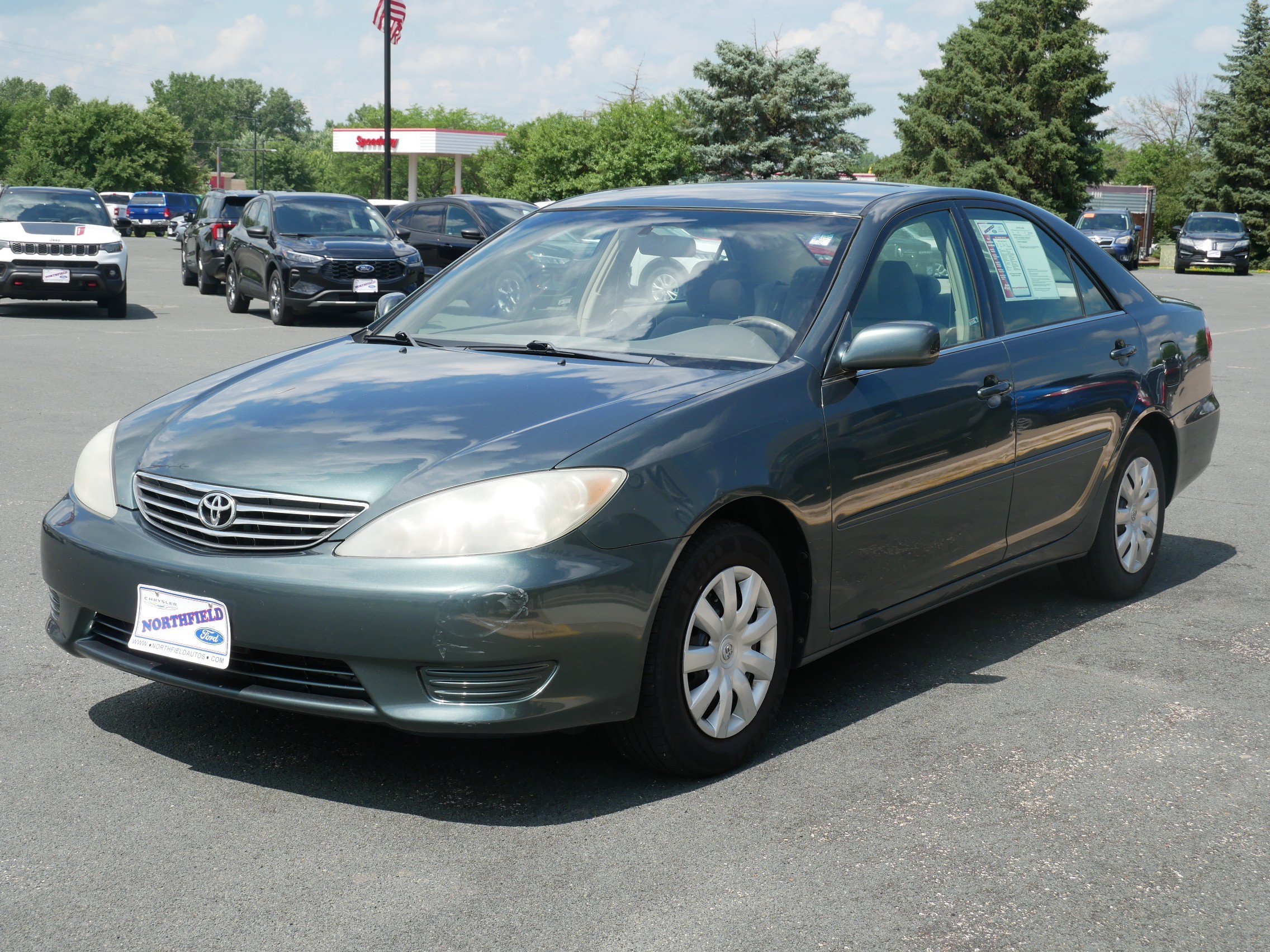 Used 2005 Gray Toyota LE image 4