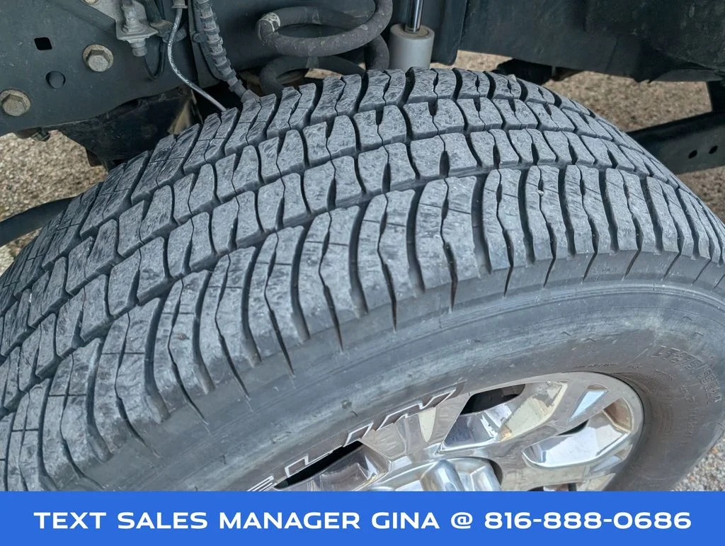 Certified Used 2019 White Ford Lariat image 6