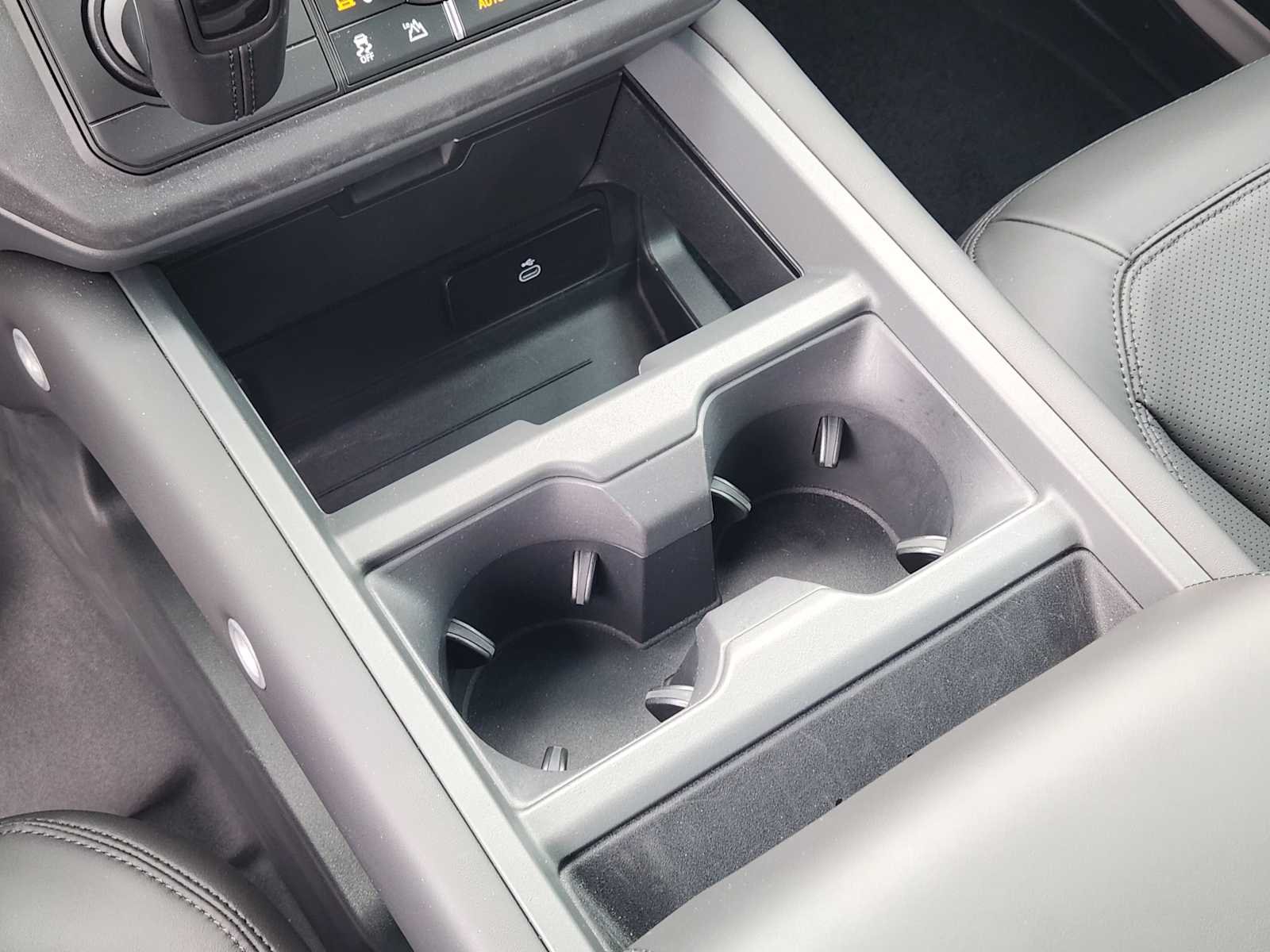 2026 Land Rover Defender X-Dynamic SE - Photo 19
