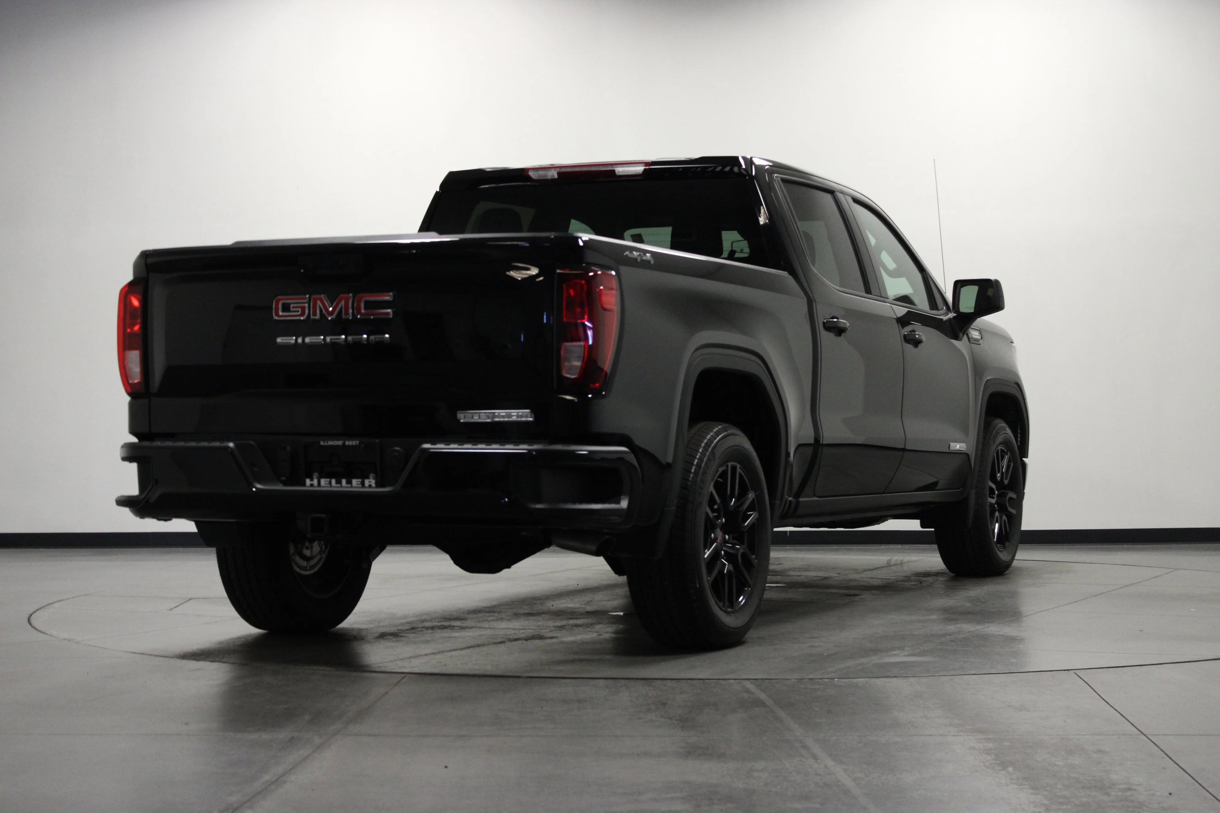 New 2026 Onyx Black GMC Elevation image 4