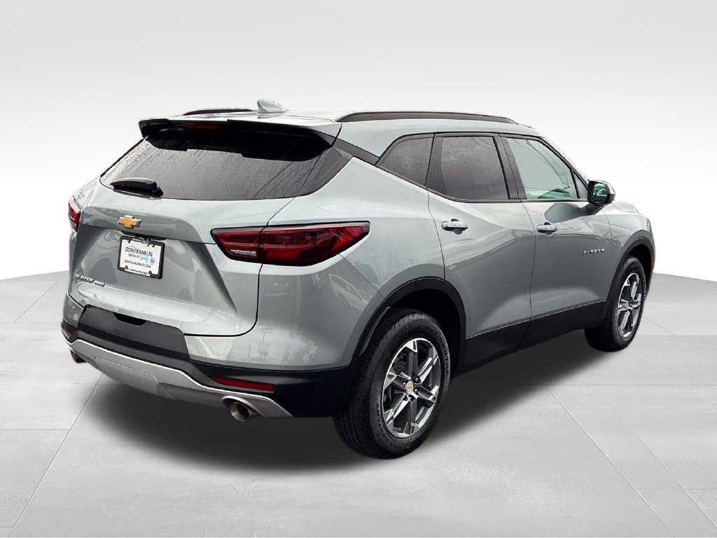 Used 2023 Gray Chevrolet LT image 5