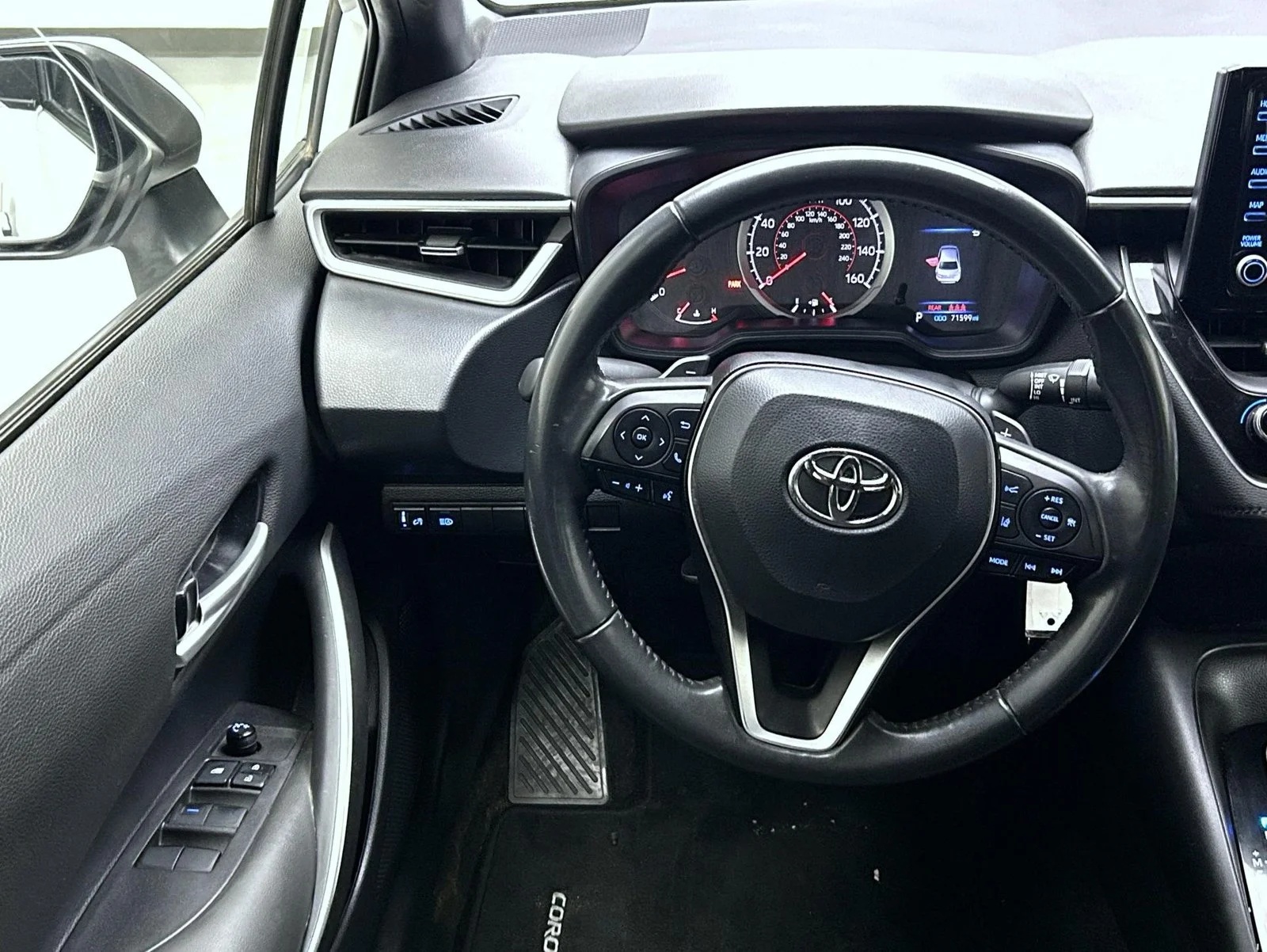 Used 2022 White Toyota SE image 12
