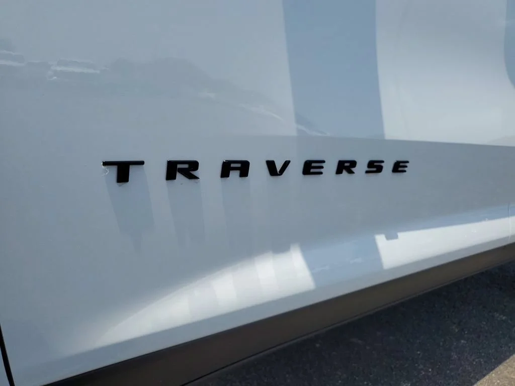 New 2026 Polar White Tricoat Chevrolet Z71 image 39