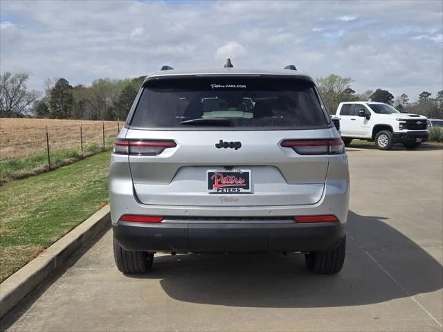 New 2026 Silver Zynith Exterior Paint Jeep Limited image 4