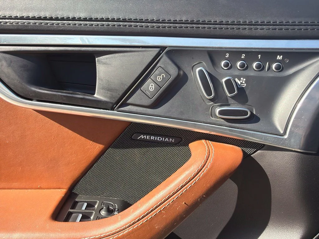 Used 2019 Green Jaguar P300 image 23
