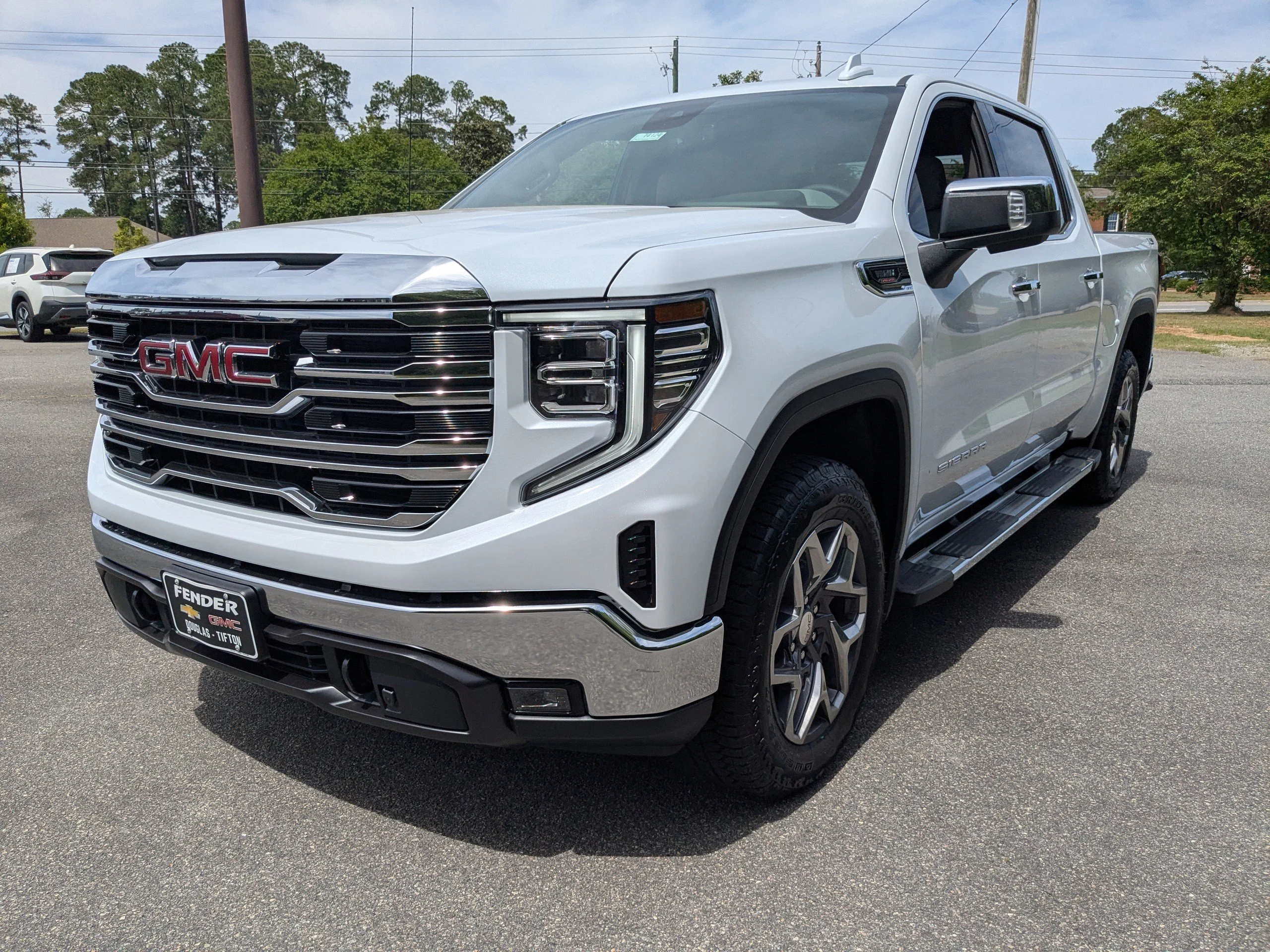 2026 GMC Sierra 1500 SLT - Photo 8