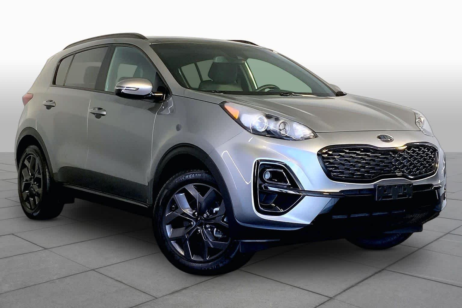 Used 2022 Steel Gray Kia Nightfall image 3