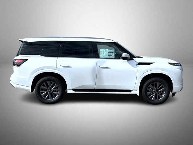 New 2026 RADIANT WHITE INFINITI Pure 4WD image 4