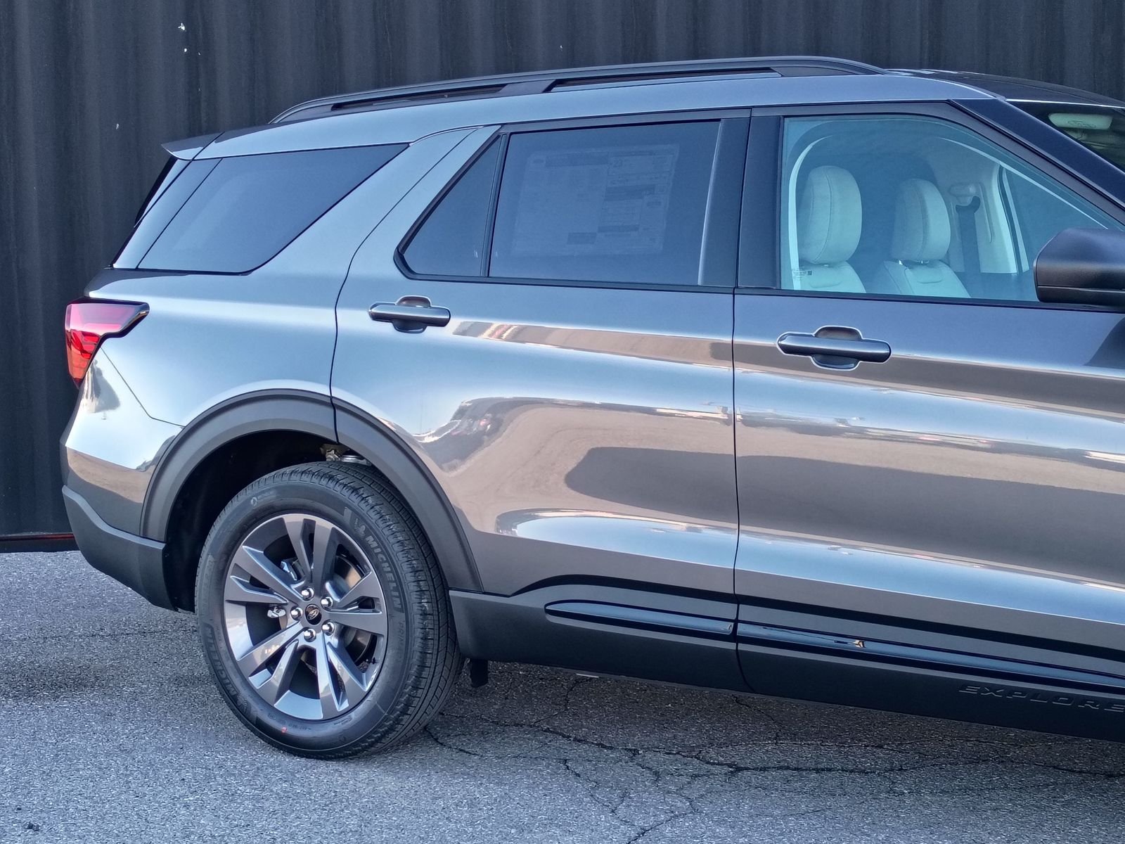 View vehicle photo 5