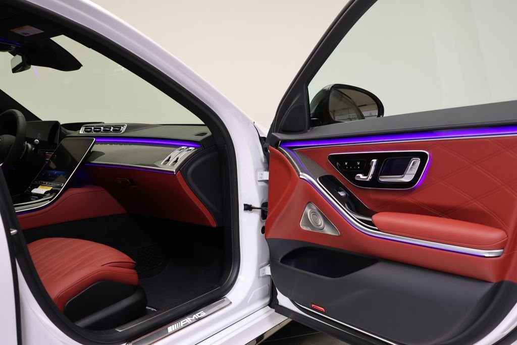 New 2026 MANUFAKTUR Moonlight White Metallic Mercedes-Benz S 63 E AMG® image 48