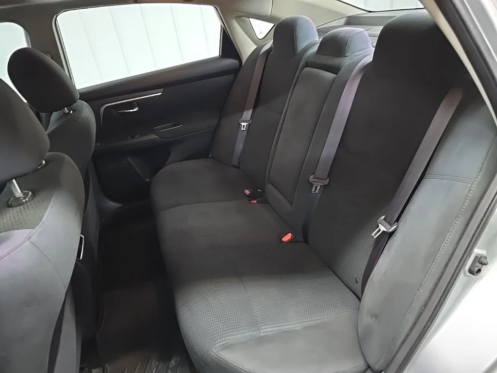 Used 2015 Silver Nissan 2.5 SV image 31