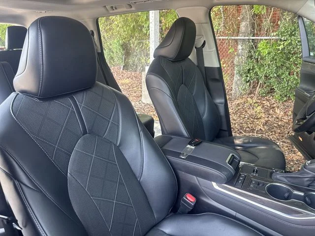 Used 2022  Toyota Platinum image 10
