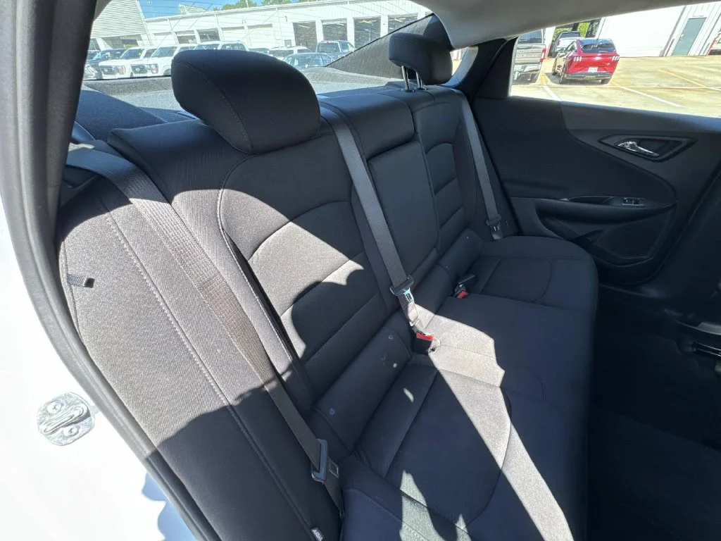 Used 2025 White Chevrolet LT image 26