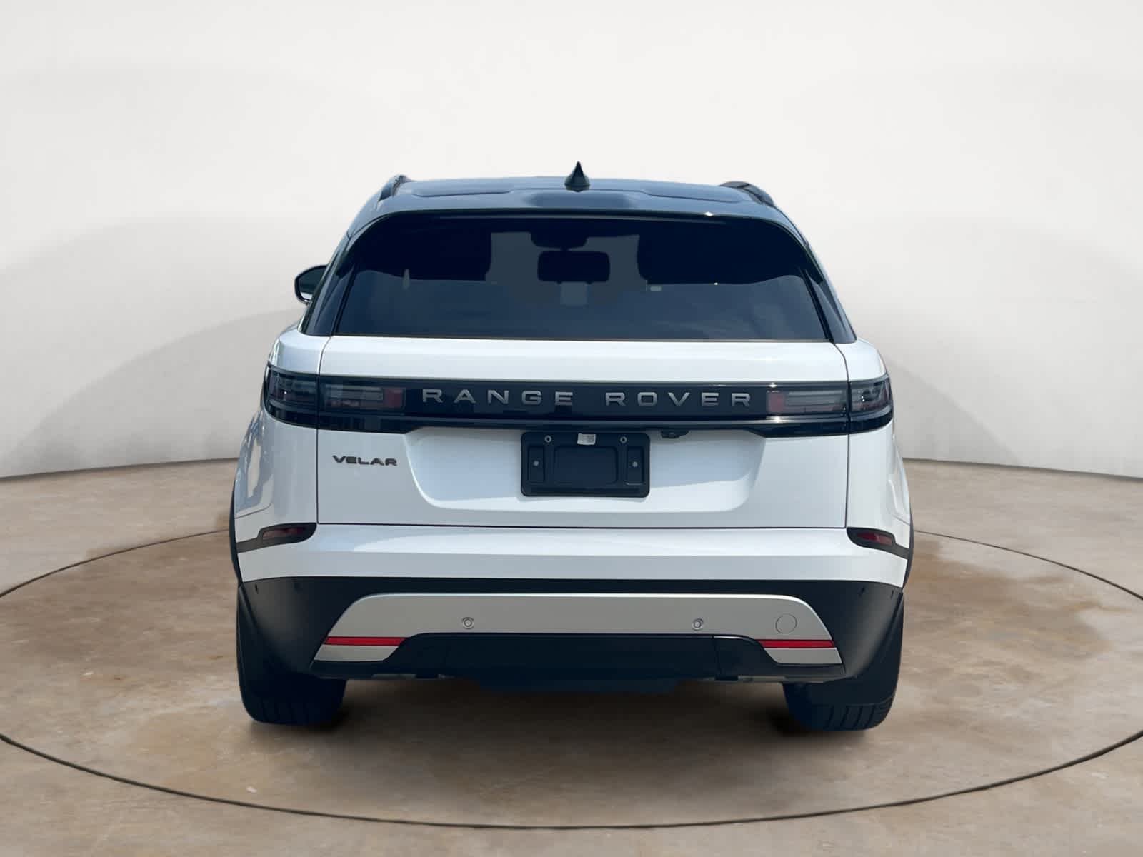 Certified Used 2026 Fuji White Land Rover S image 4
