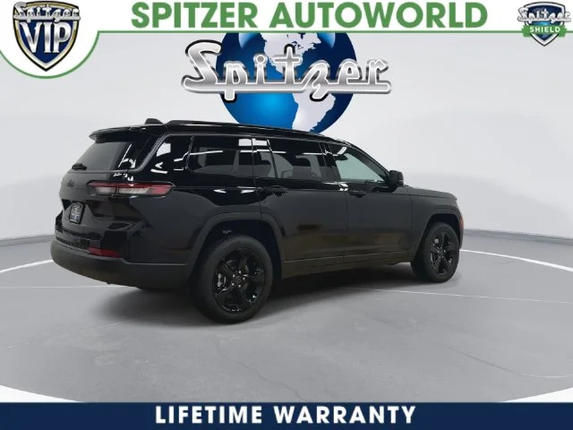 New 2027 High-Gloss Black Paint Jeep Limited image 16