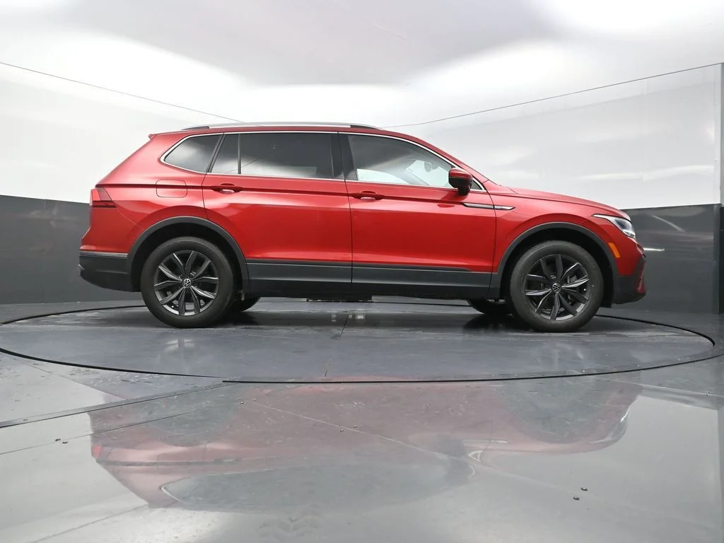 Used 2023 Red Volkswagen 2.0T SE image 28