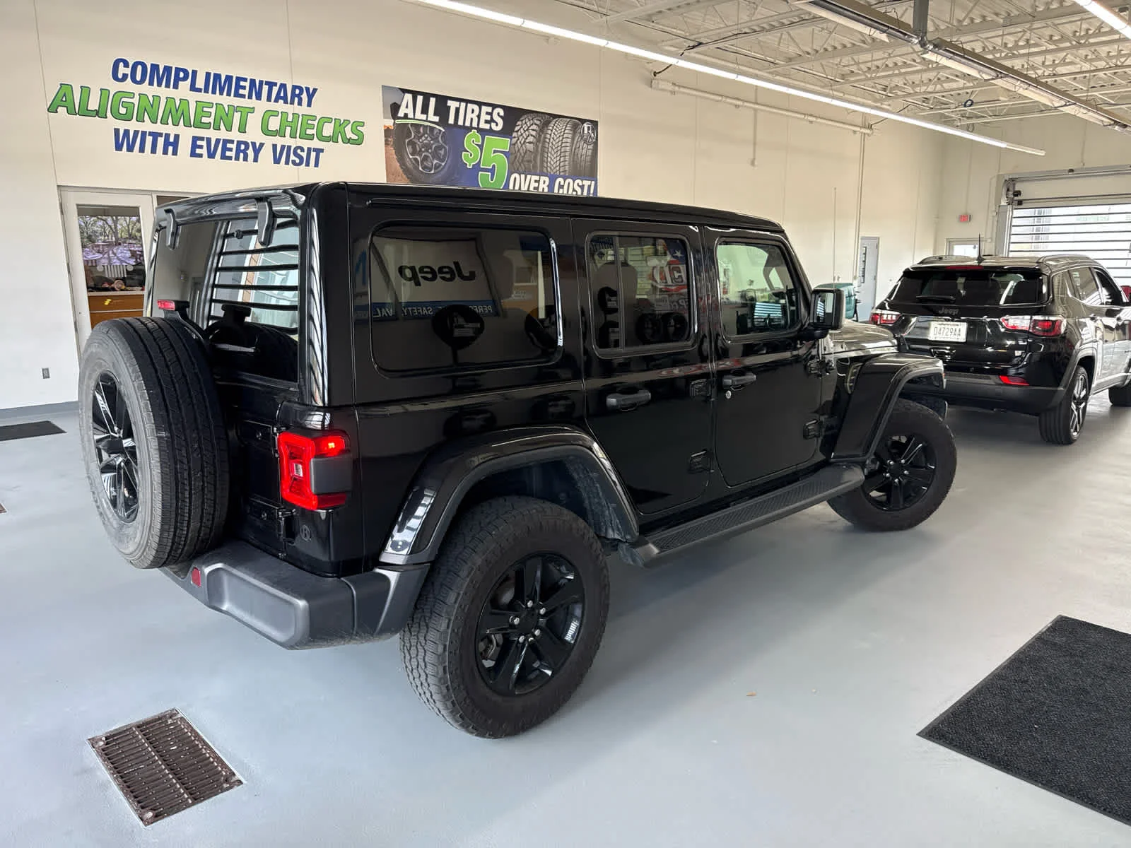 Used 2020 Black Clearcoat Jeep Sahara Altitude image 5