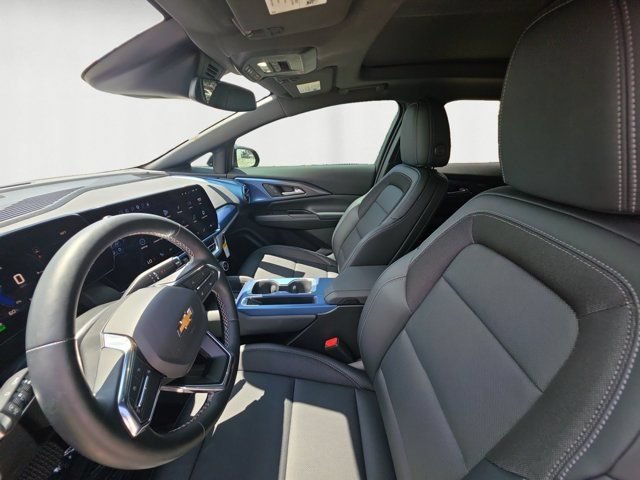 2025 Chevrolet Equinox EV LT - Photo 11