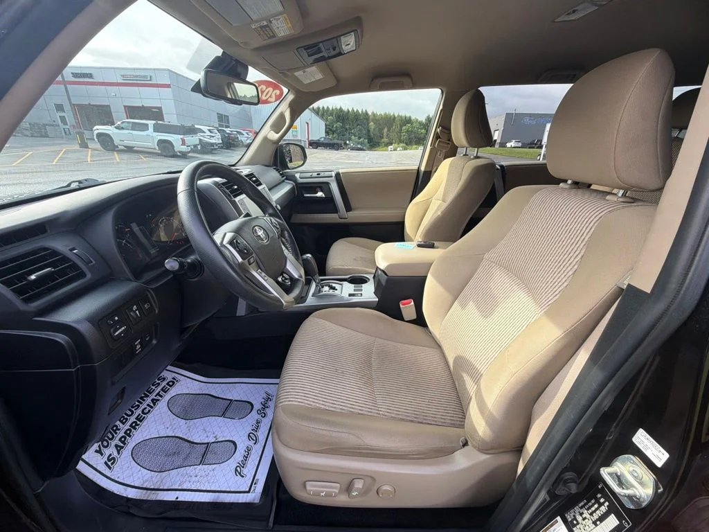 Used 2022 Black Toyota SR5 image 13