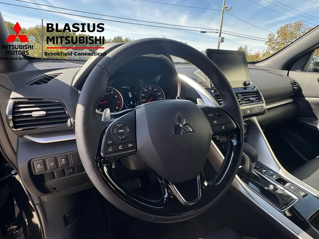 New 2025 Black Mitsubishi SEL image 19