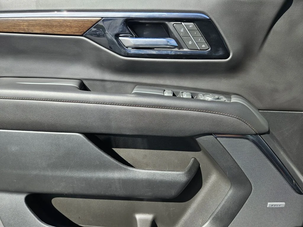 Used 2025 Beige Chevrolet High Country image 23