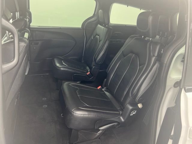 Used 2022 White Chrysler Touring L image 12