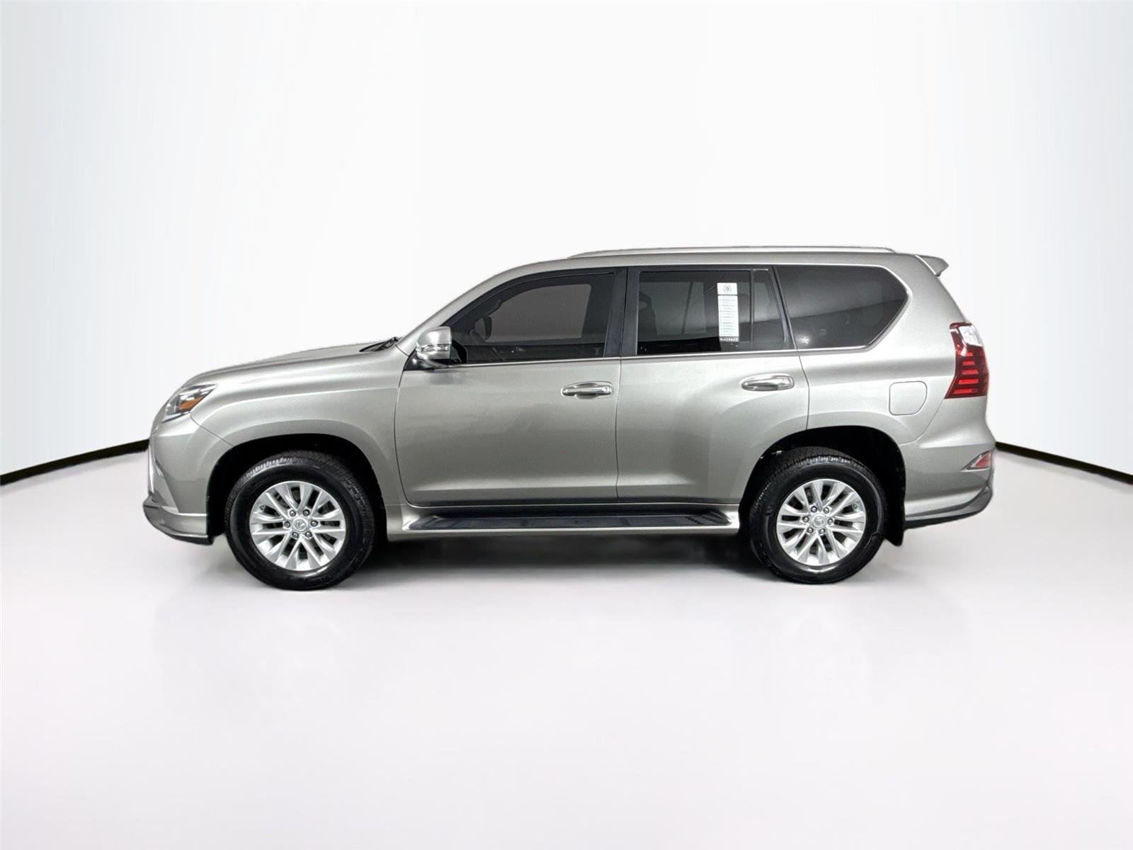 Used 2021 Atomic Silver Lexus GX 460 Premium image 14
