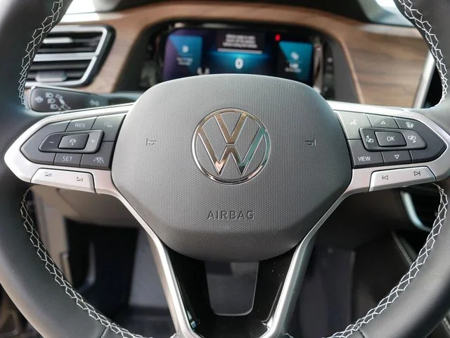 New 2026 Black Volkswagen 2.0T SE w/Technology image 11