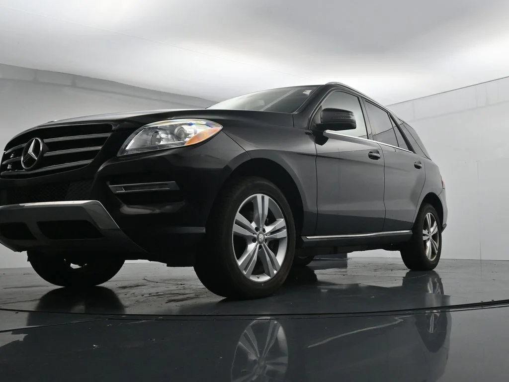 Used 2015  Mercedes-Benz ML 350 image 30