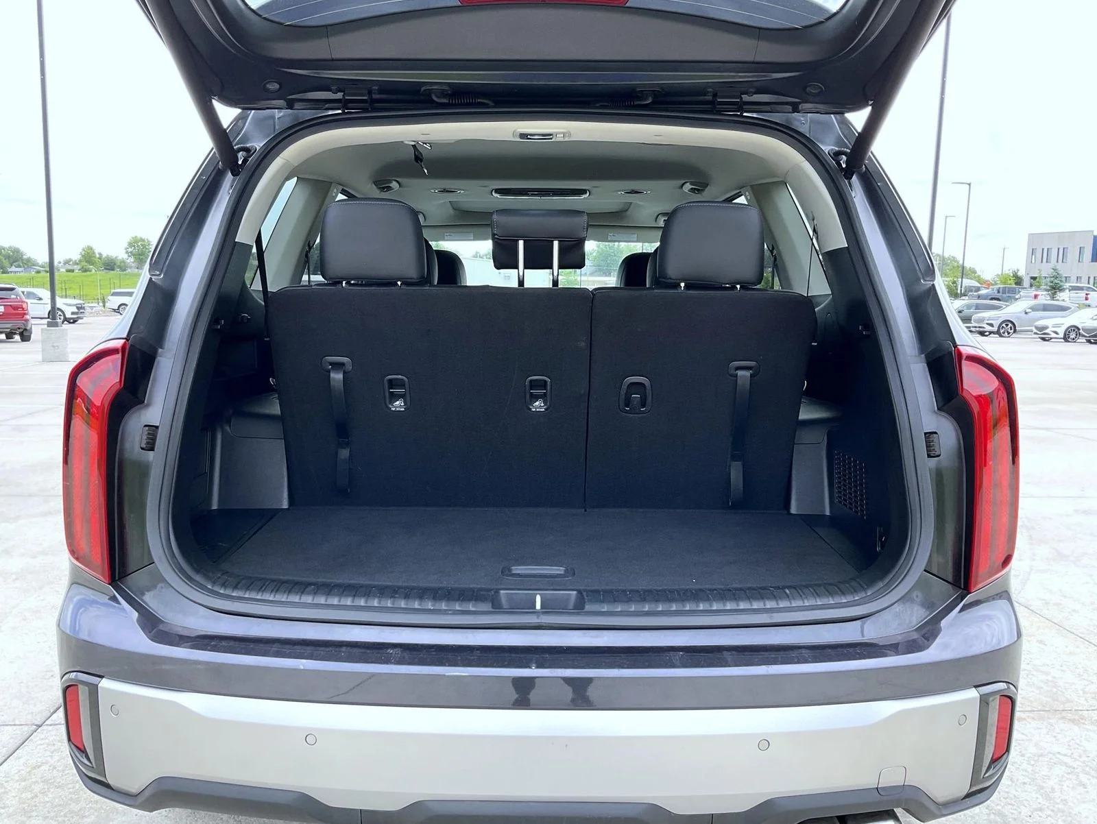 2025 Kia Telluride S - Photo 24